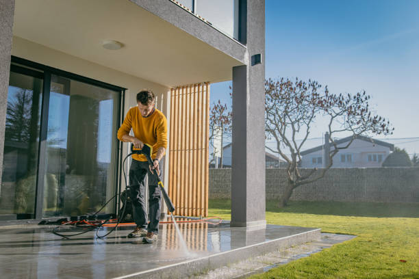 Best Driveway Pressure Washing  in Strathmore, CA